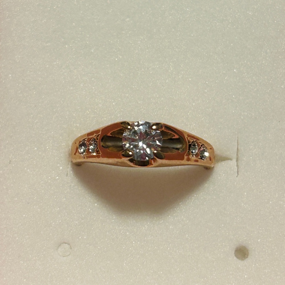 Rose Gold Rhinestones Ring - Picture 5 of 6